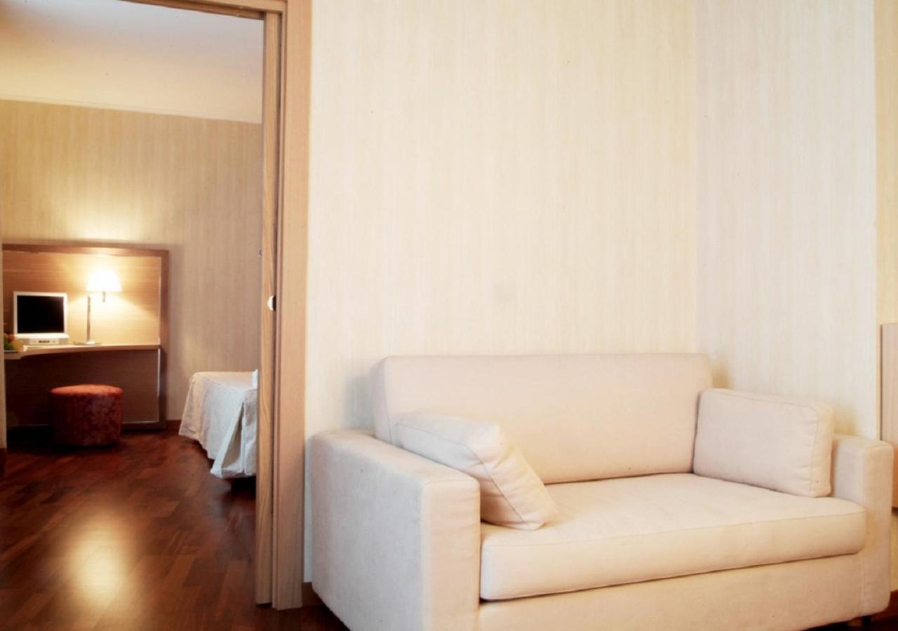 Poli Hotel Сан-Витторе-Олона Экстерьер фото
