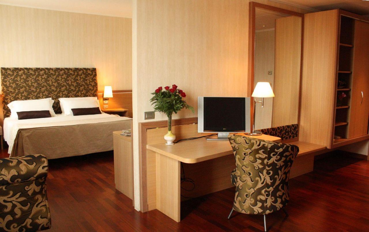Poli Hotel Сан-Витторе-Олона Экстерьер фото