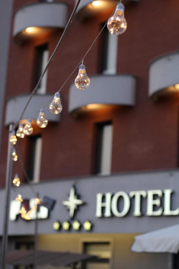 Poli Hotel Сан-Витторе-Олона Экстерьер фото