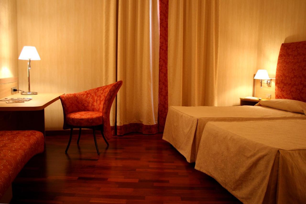 Poli Hotel Сан-Витторе-Олона Экстерьер фото
