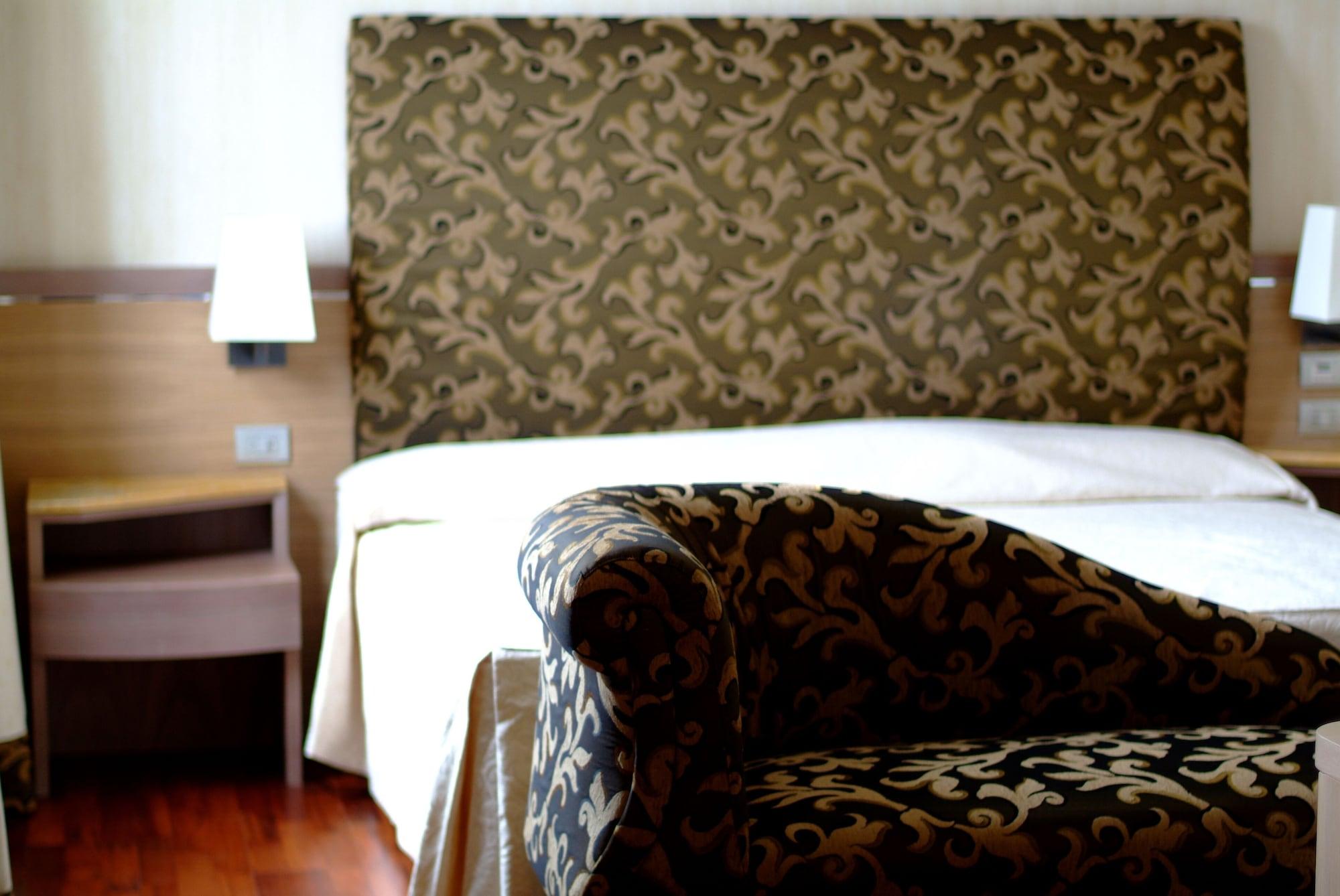Poli Hotel Сан-Витторе-Олона Экстерьер фото