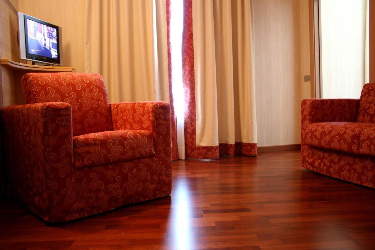 Poli Hotel Сан-Витторе-Олона Экстерьер фото