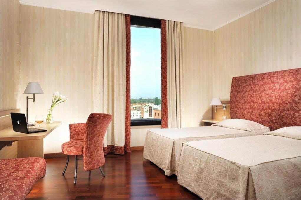 Poli Hotel Сан-Витторе-Олона Экстерьер фото