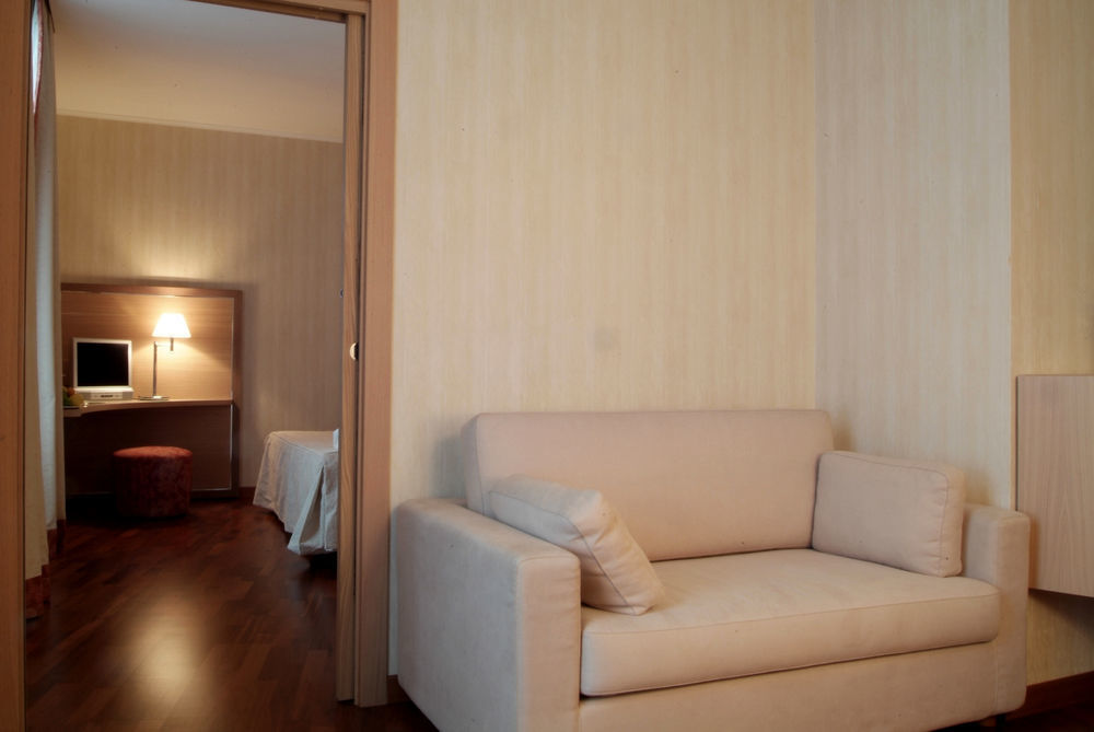 Poli Hotel Сан-Витторе-Олона Экстерьер фото